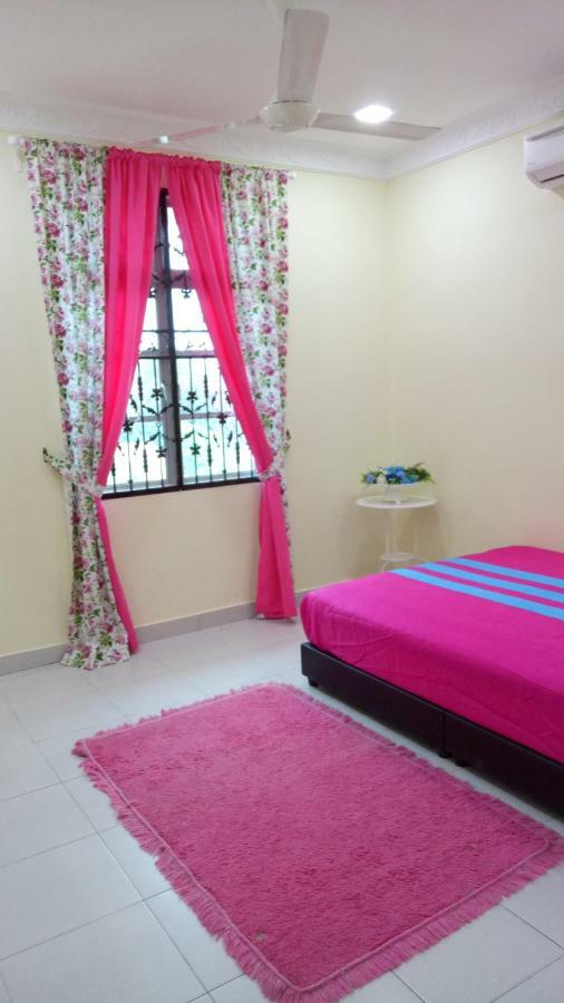 Gambang Homestay Banglomuslim Kuantan Exterior foto